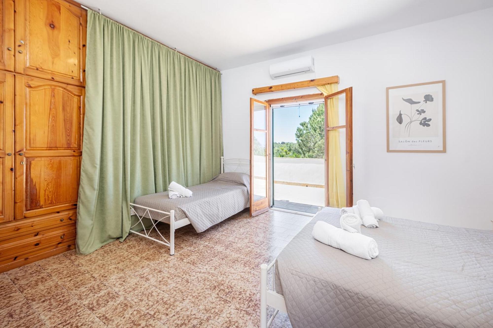 Secret Garden Villa-3bd, Pool & Bbq In Villa Halikounas