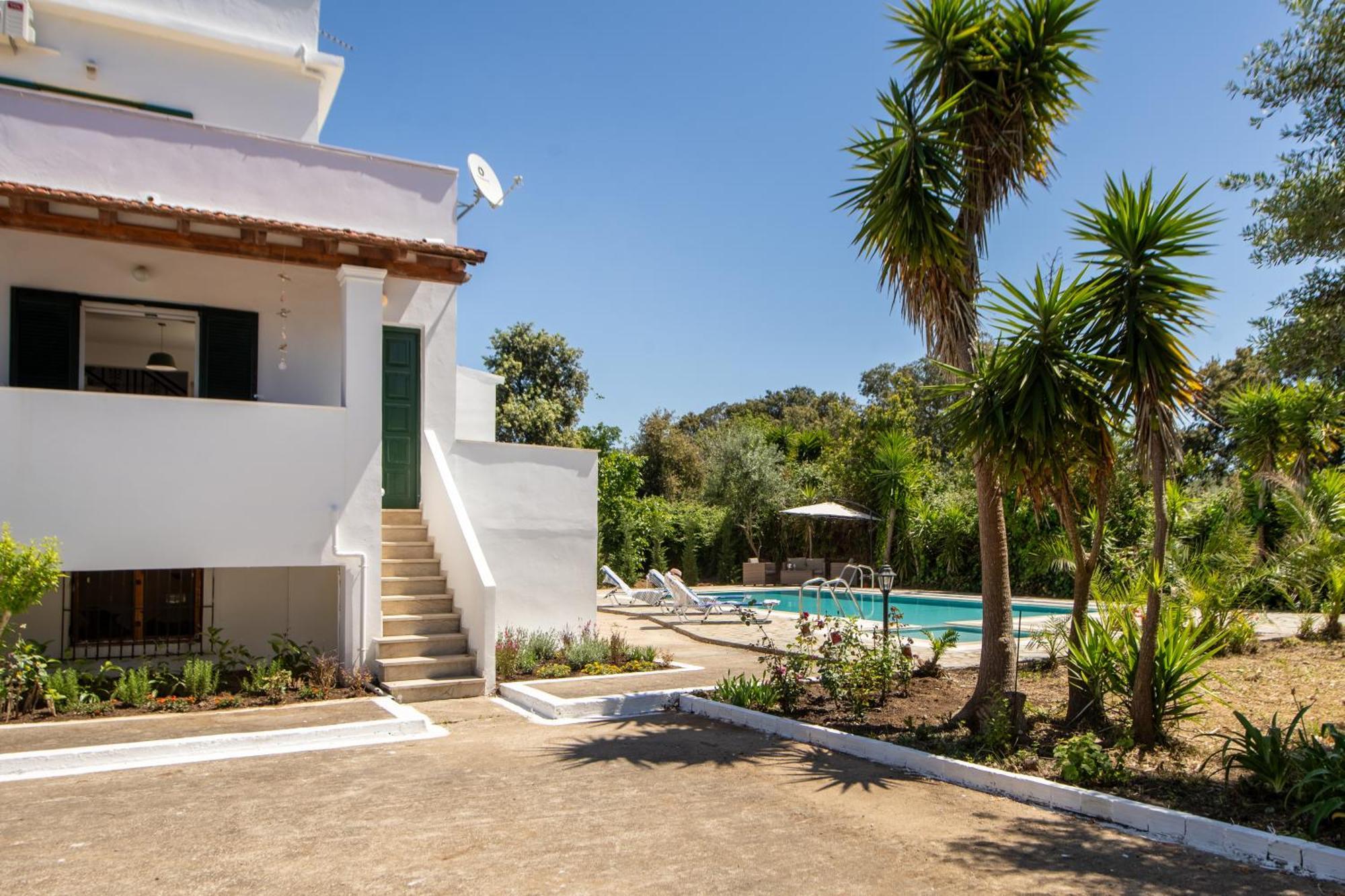 Secret Garden Villa-3bd, Pool & Bbq In Villa *