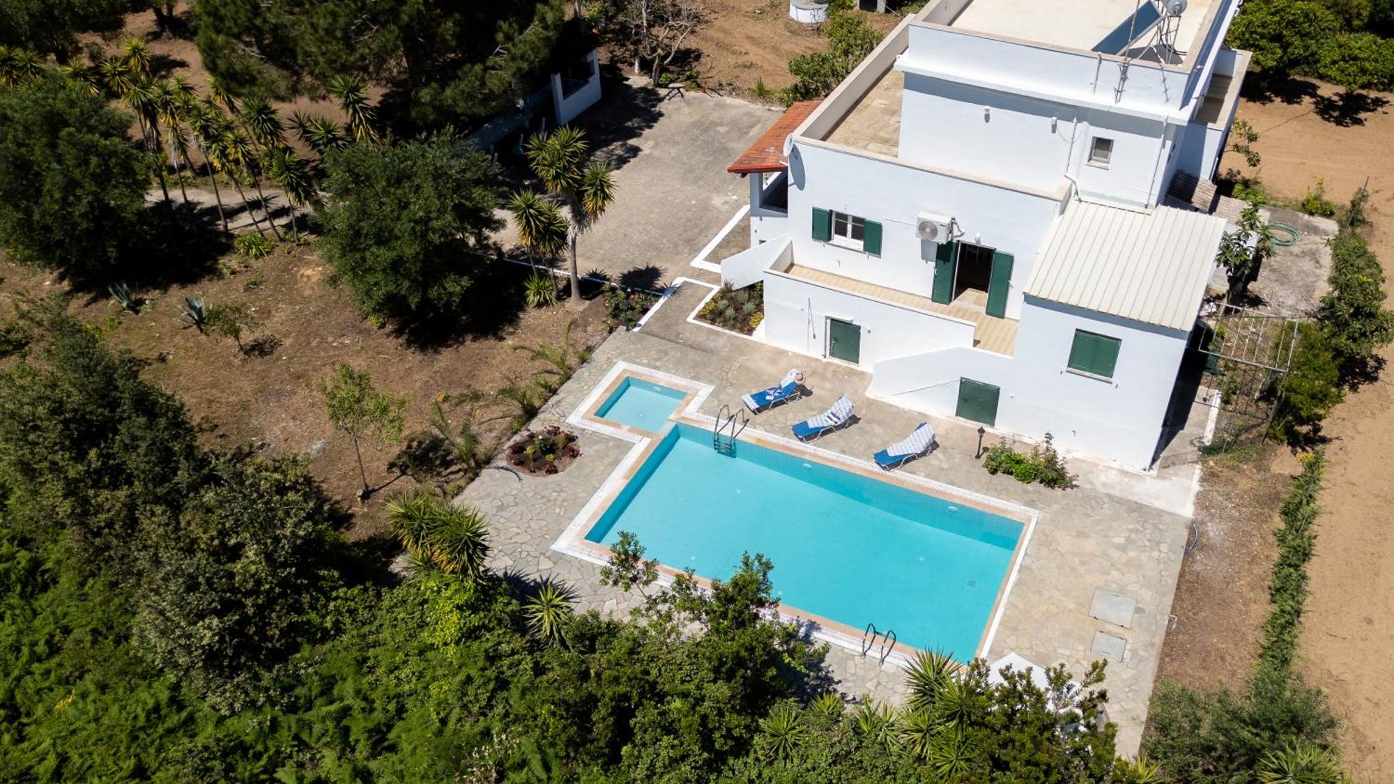 Villa Secret Garden Villa-3bd, Pool & Bbq In Halikounas