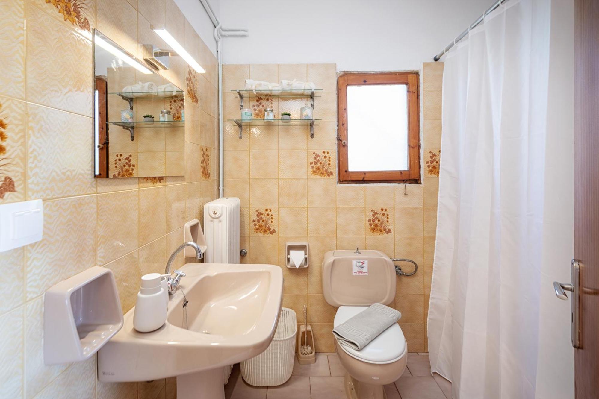 Secret Garden Villa-3bd, Pool & Bbq In Halikounas