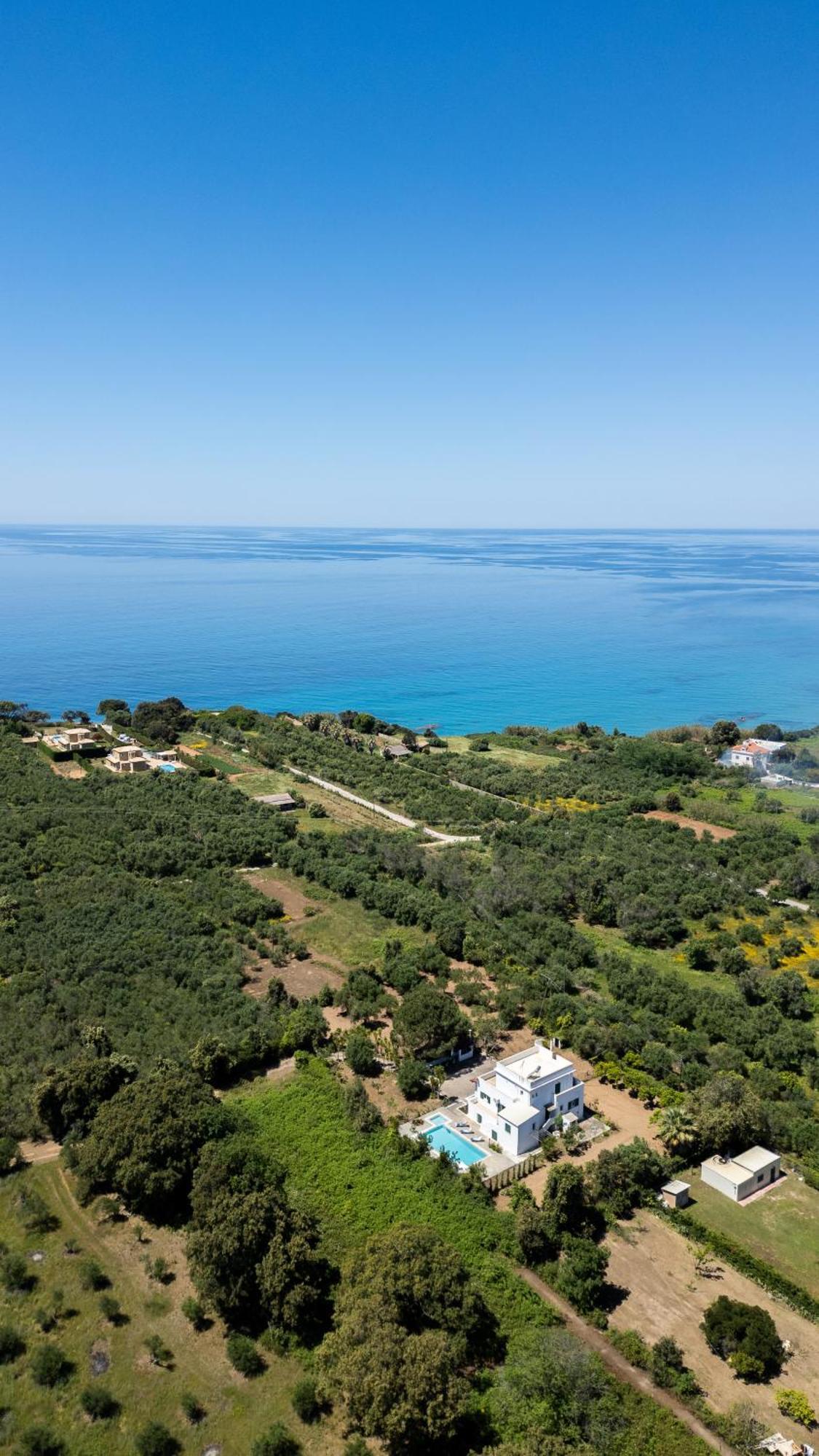 Secret Garden Villa-3bd, Pool & Bbq In Villa *